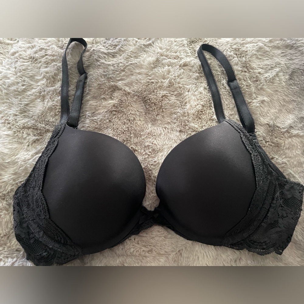 Black Lace Victoria Secret Bra 34C Great Condition